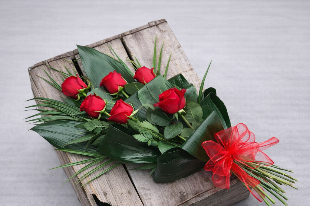 Tied Sheaths, Roses and Tied Sprays